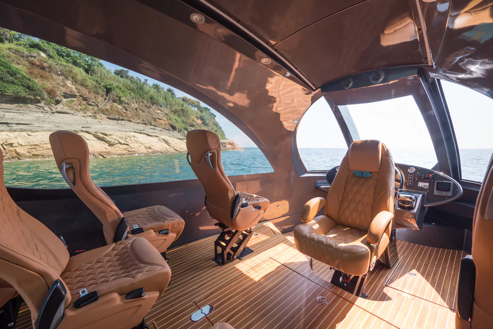 mini yacht jet capsule