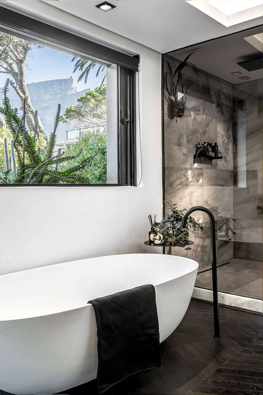 bathroom design in contemporary house