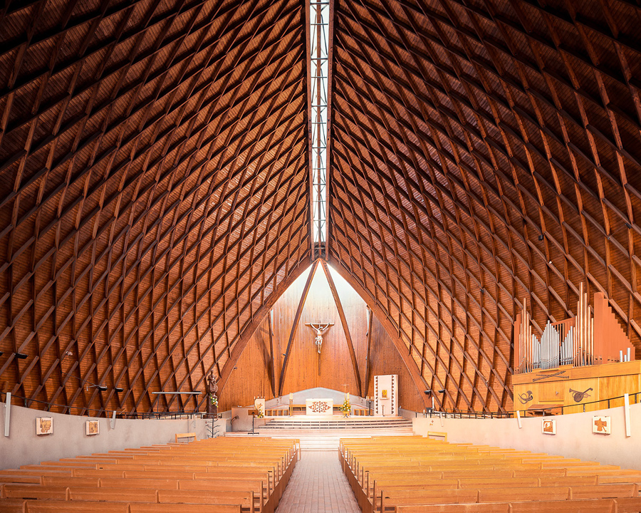 modern church interior decorating