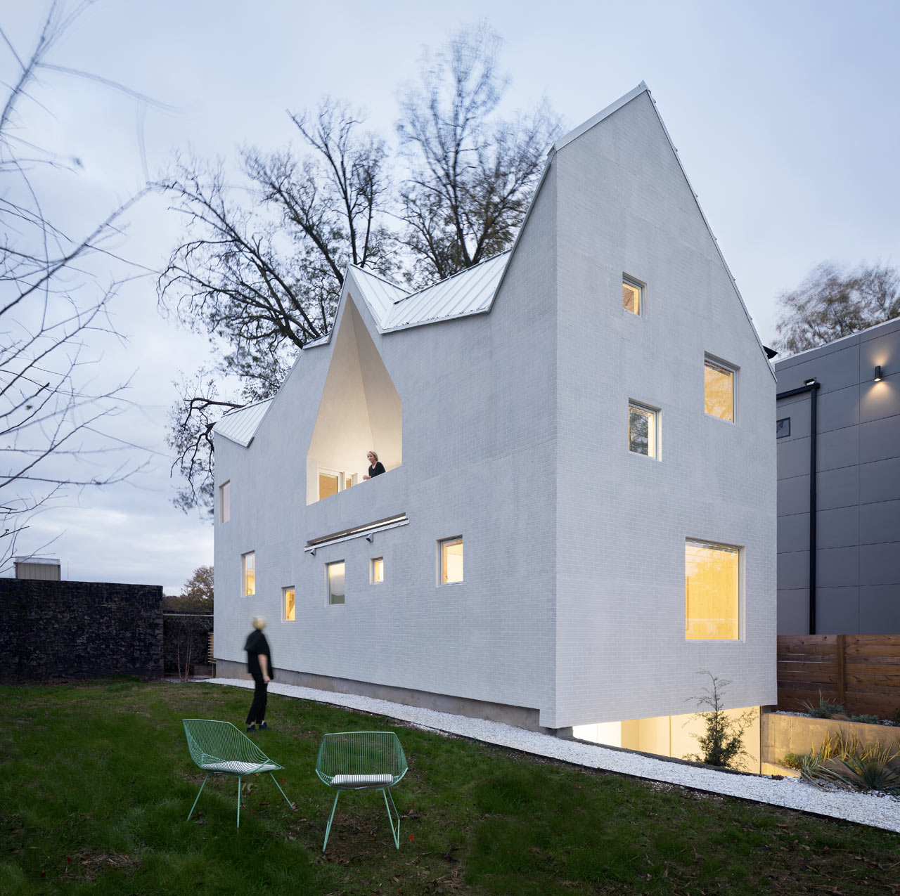 Unique Asymmetrical Single-family House by Haus Gables 