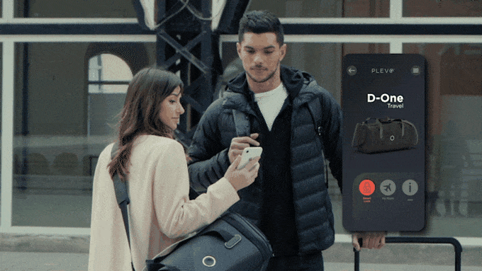 smart duffle bag with face id