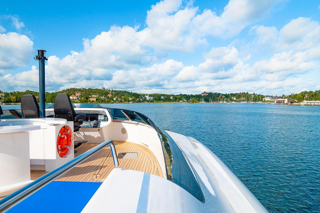 catamaran speed boat