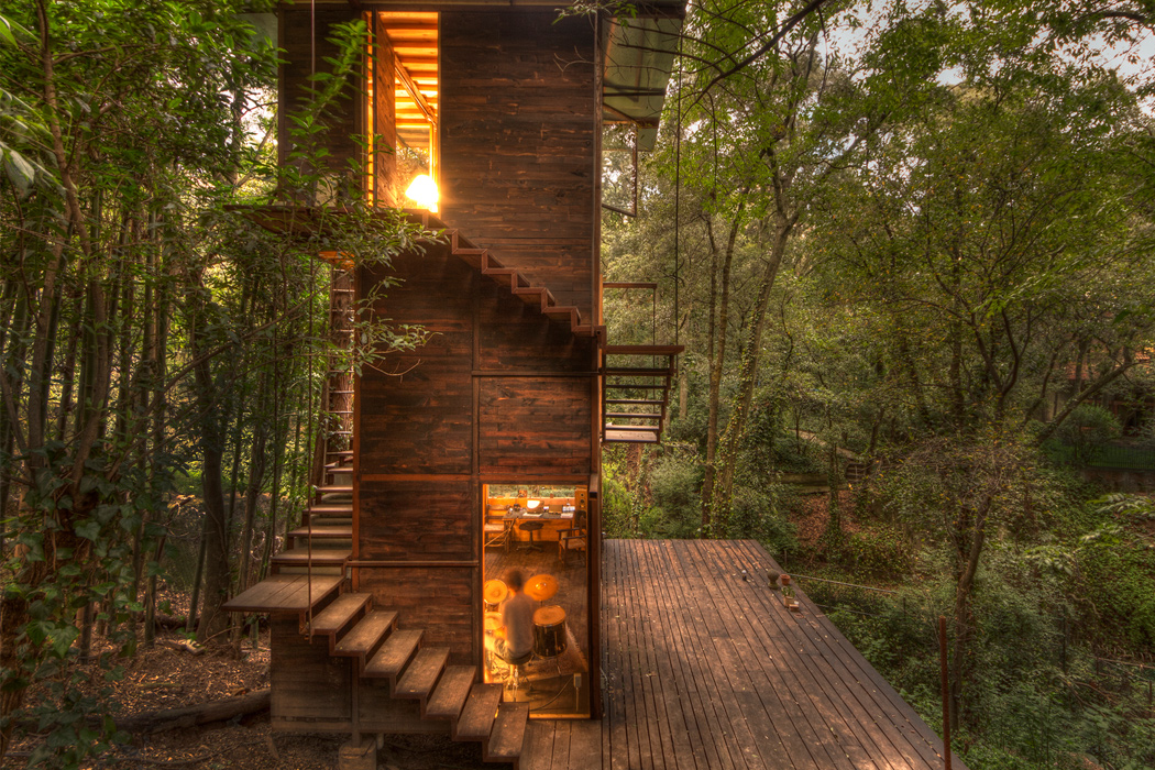 Casa Flotante – Wooden Treehouse in a Forest in Mexico City