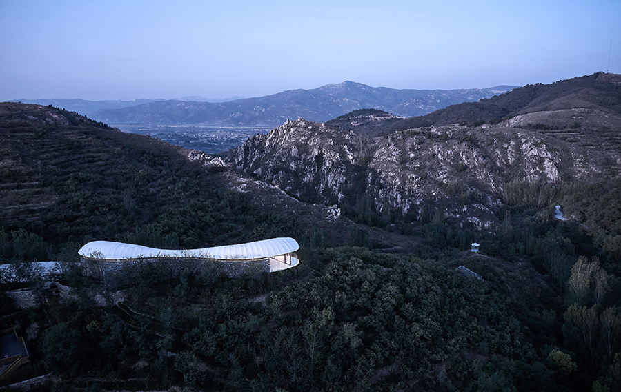 curved roof house
