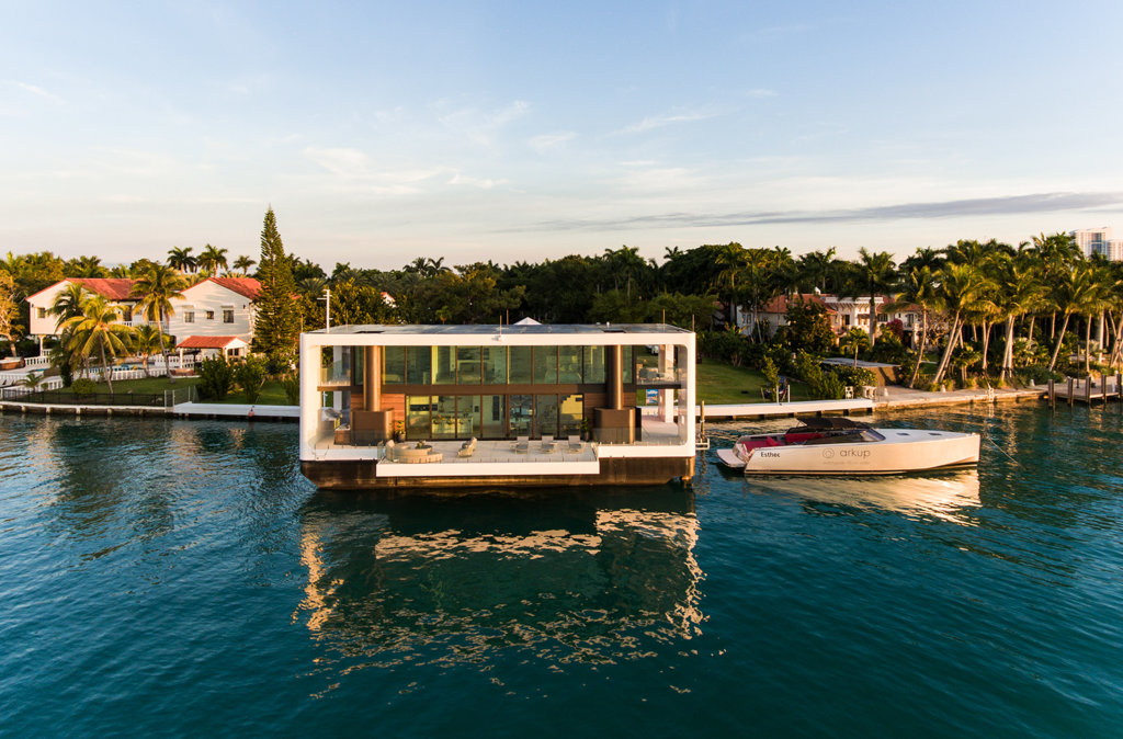 floating house boat
