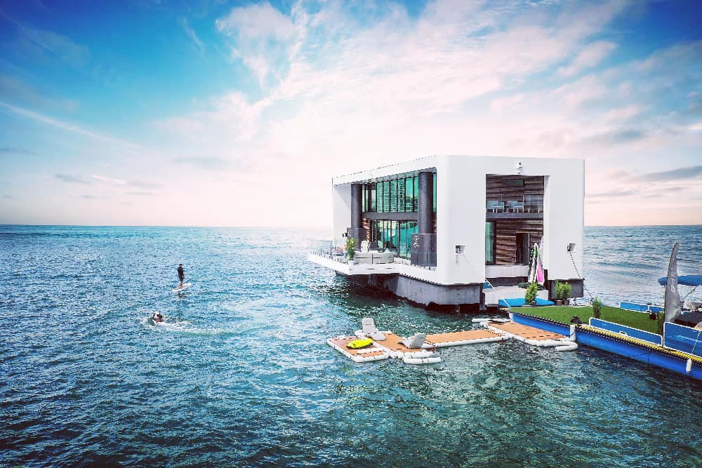 house boat float