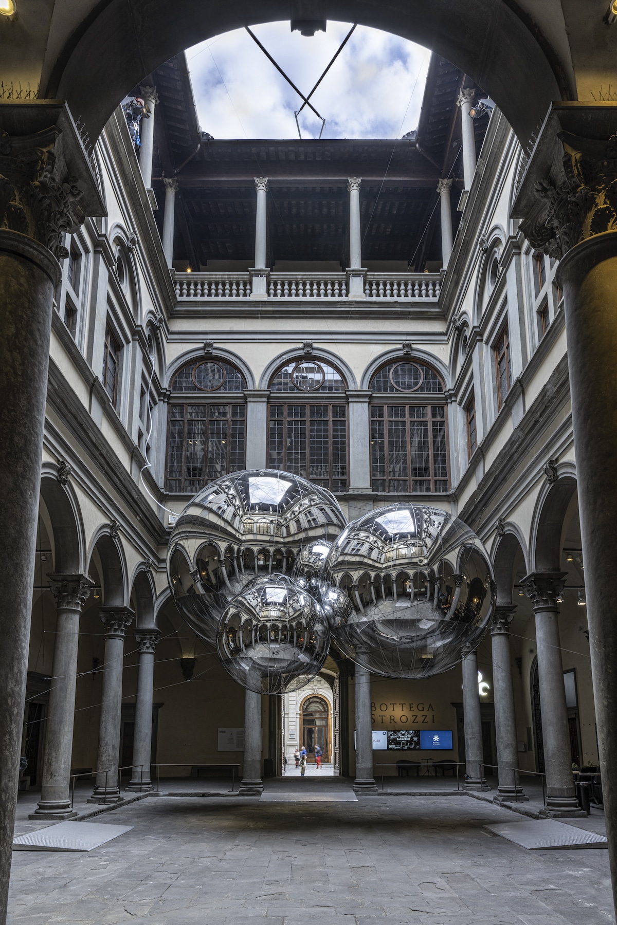 Tomás Saraceno