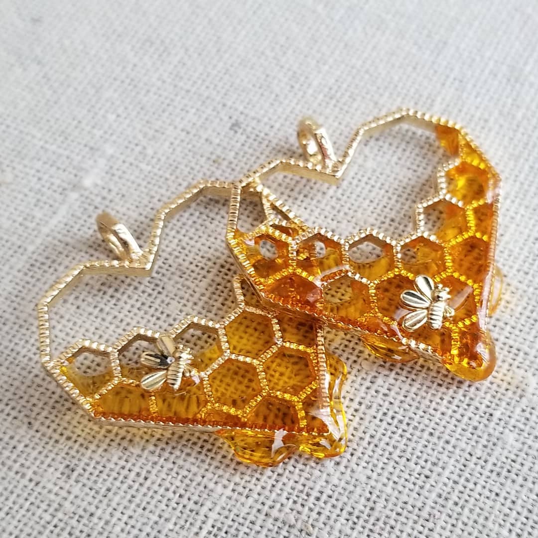 honey-inspired gold jewelry