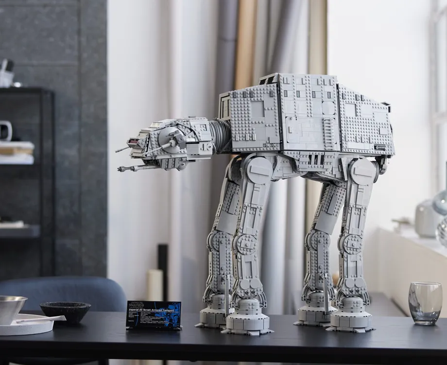 LEGO Star Wars Ultimate Collector Series AT-AT