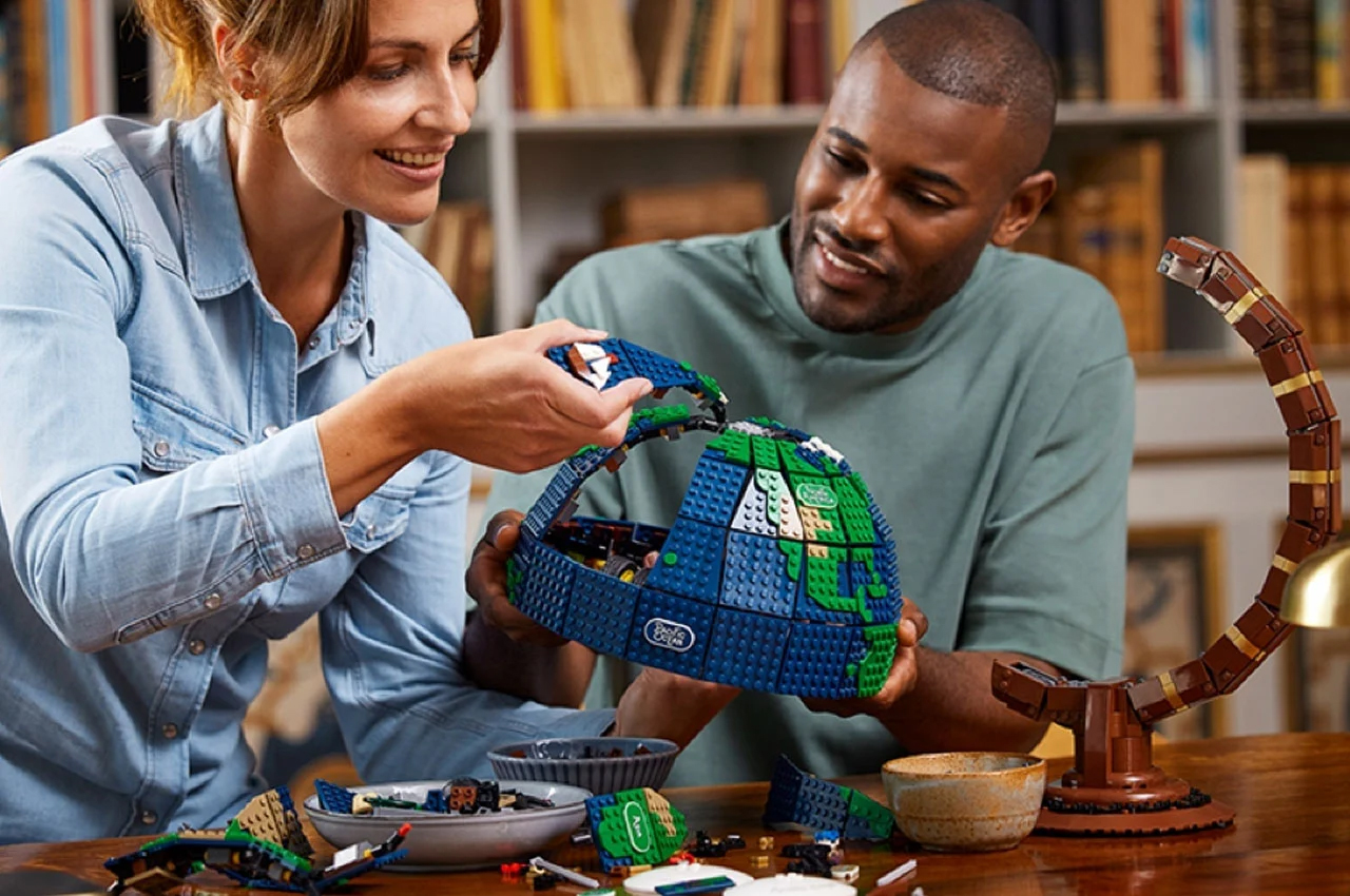 LEGO the Globe