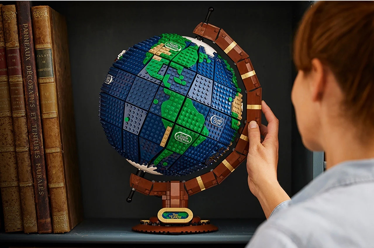 LEGO the Globe