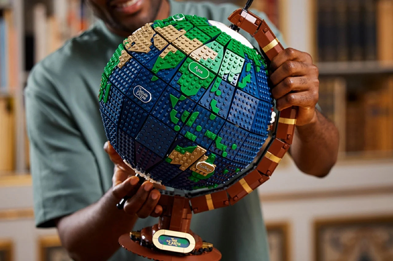 LEGO the Globe