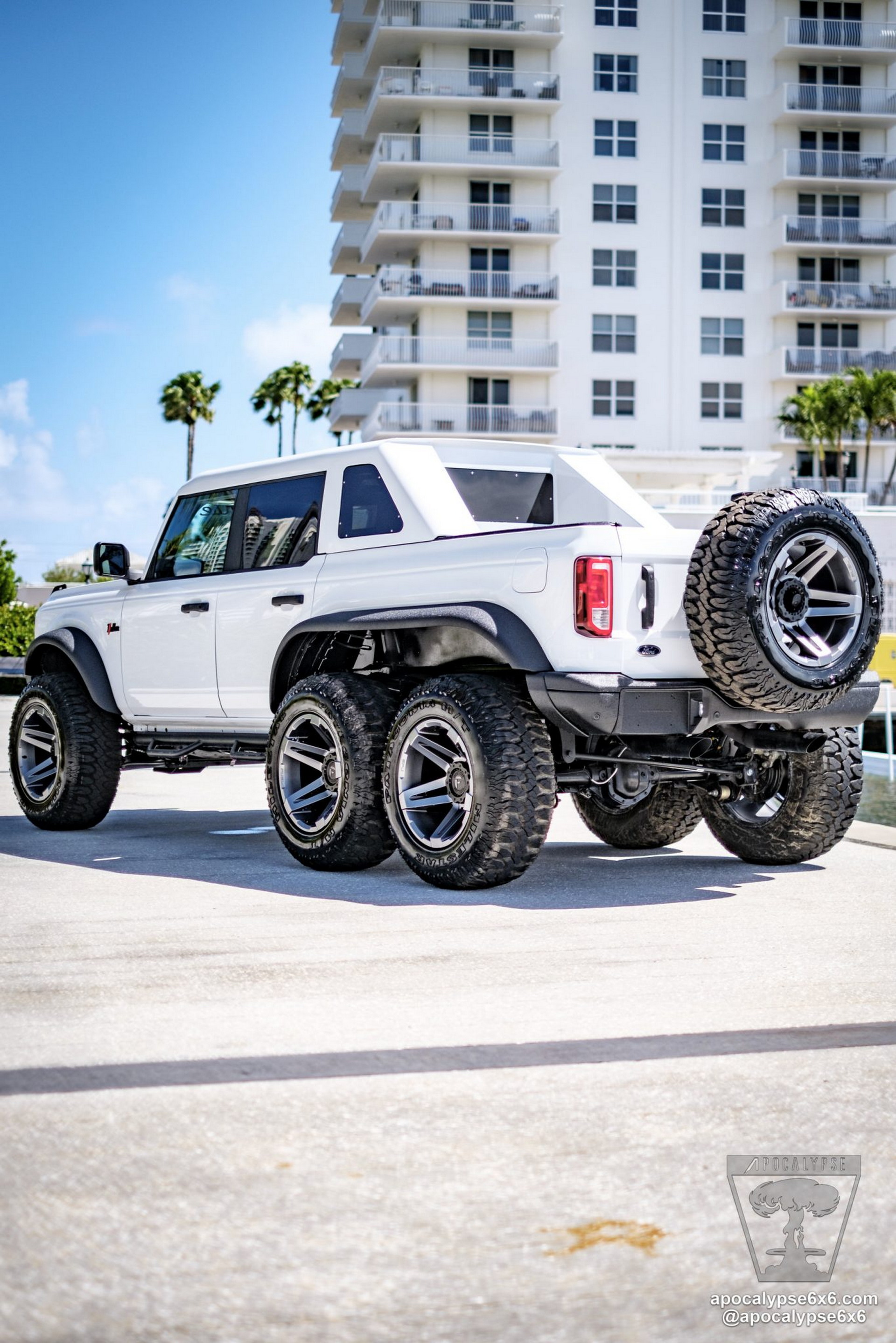 Apocalypse's 'The Dark Horse' Is a Fully-Bespoke 400-HP Ford Bronco 6×6