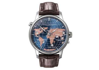 Universalzeit by Moritz Grossmann Displays Time on a World Map