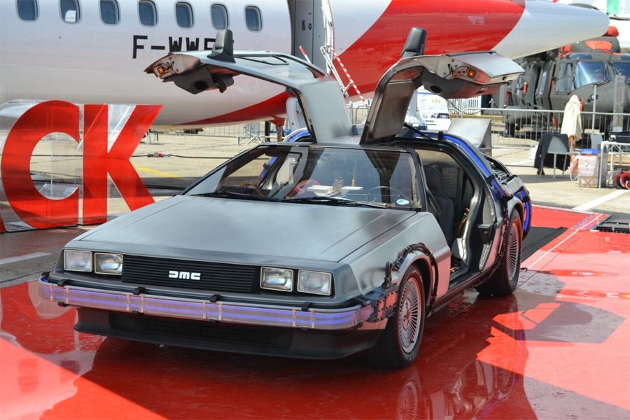 Gull-winged DeLorean Alpha5 EV