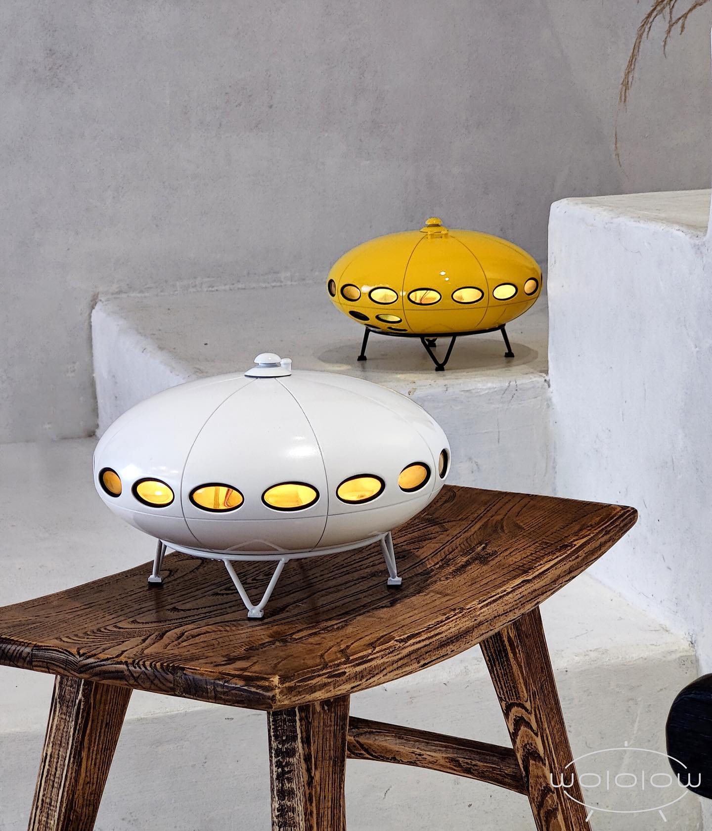 Nostalgic UFO-Shaped Night Light ‘WOLOLOW’