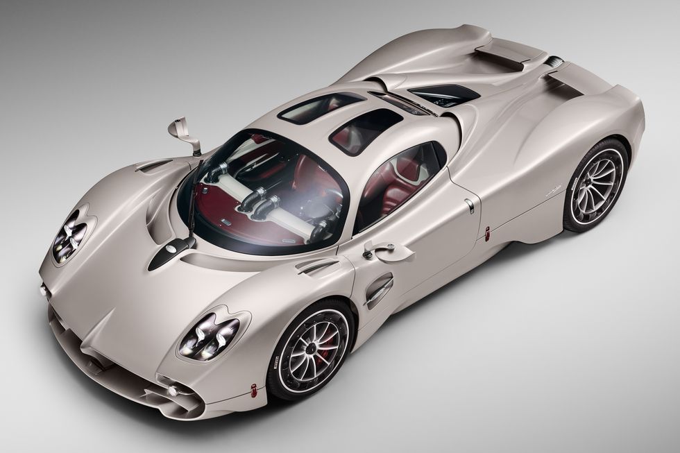 852-HP V-12–Powered 2023 Pagani Utopia Coupe