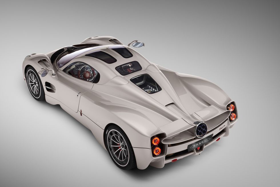 852-HP V-12–Powered 2023 Pagani Utopia Coupe