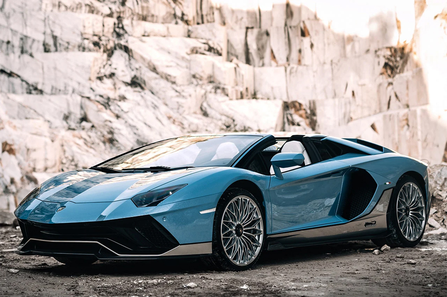 Final Lamborghini Aventador Roadster – Tribute to 1968 Miura