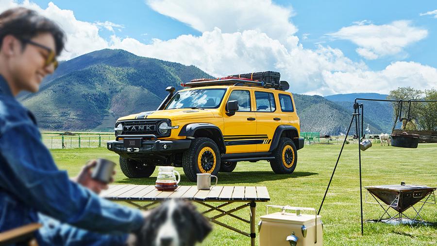 Tank 300 Frontier Edition Paired with an Off-Road E-Bike