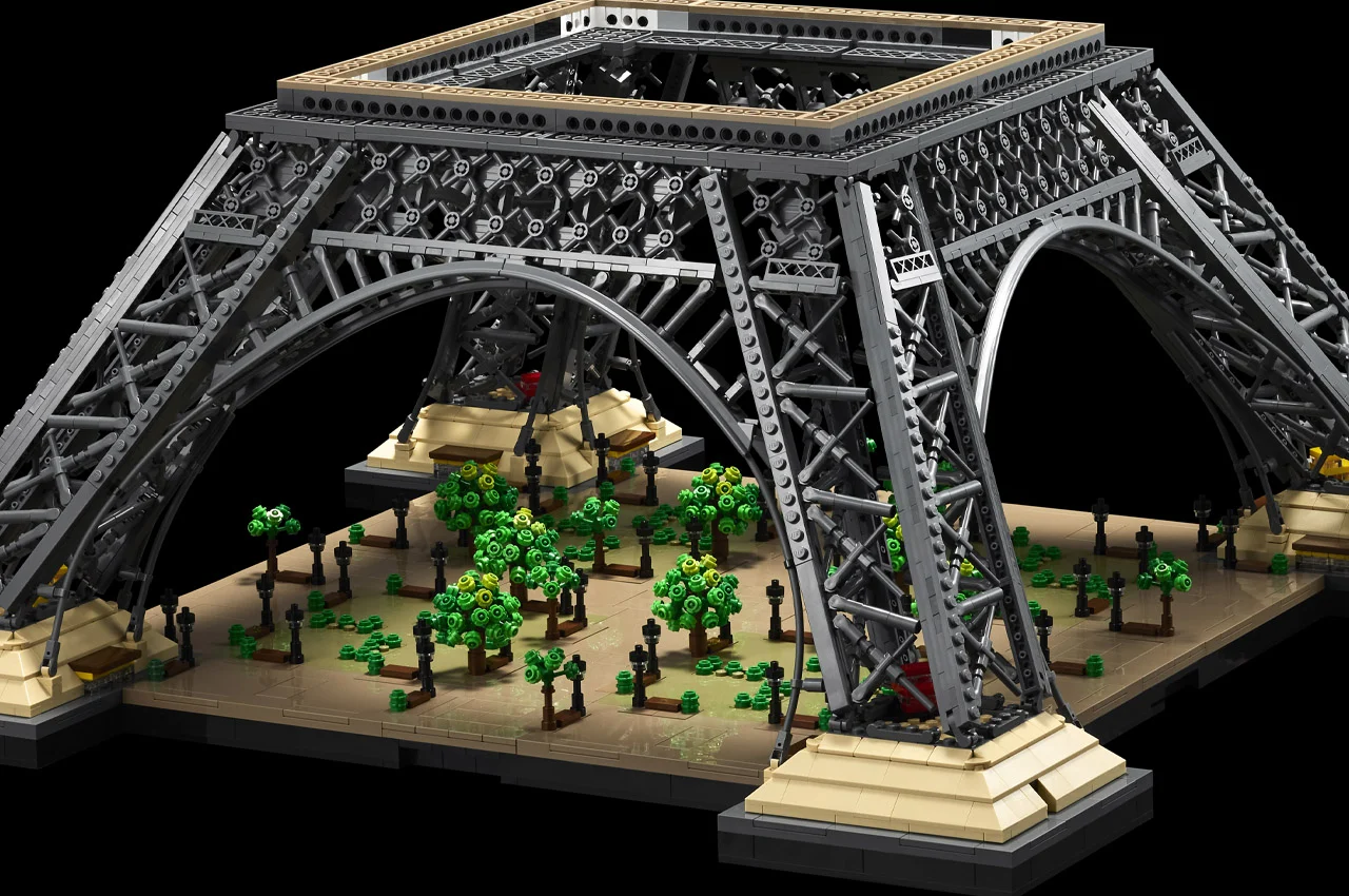 World's Tallest LEGO Set - The Eiffel Tower