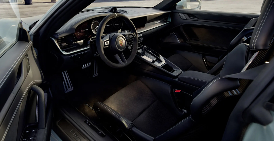 2023 Porsche 911 Dakar cockpit