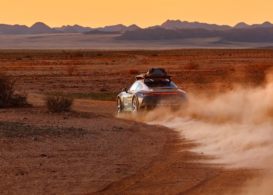 2023 Porsche 911 Dakar