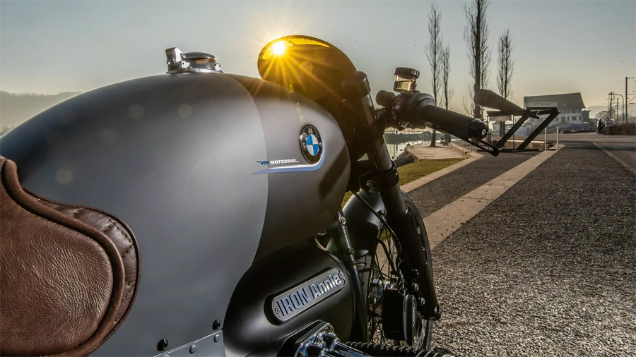 Aircraft-Inspired Custom BMW R18 Iron Annie