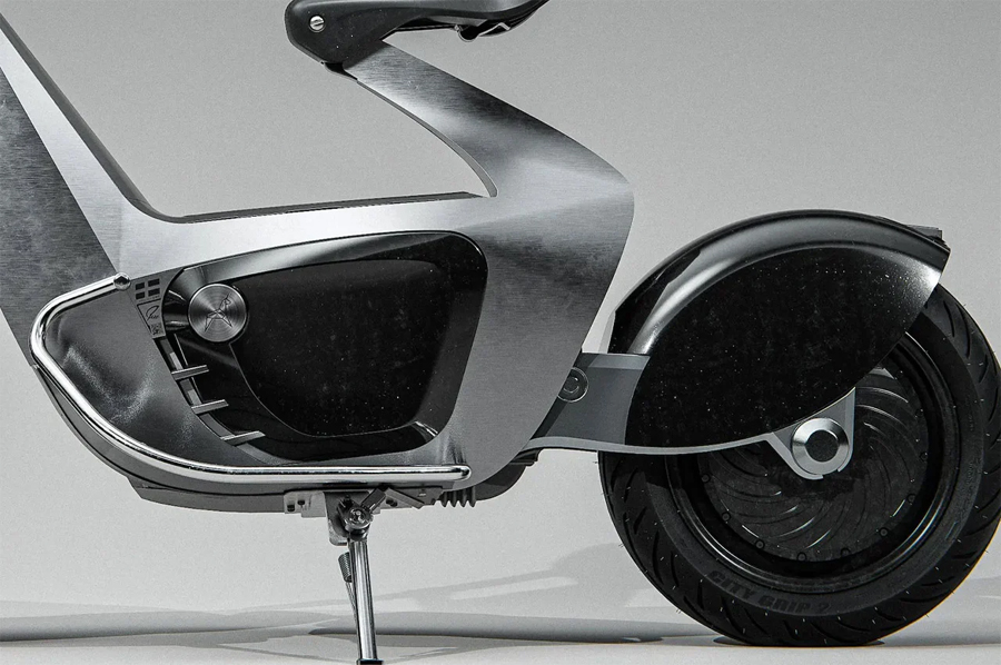 STILRIDE 1: Sustainable Origami-Inspired Electric Scooter