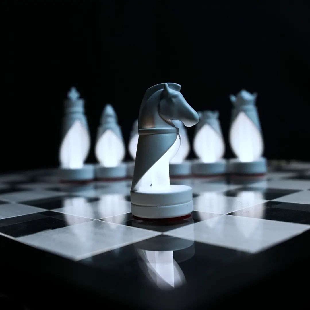 Revolutionary Light-Up Chess Set with Wirelessly Illuminated Pieces