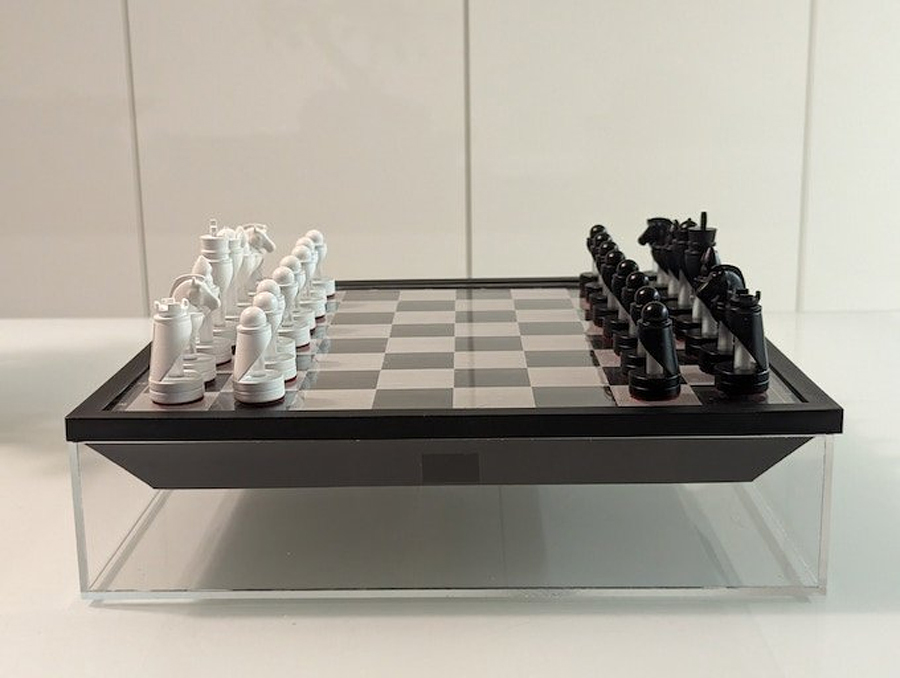 Revolutionary Light-Up Chess Set with Wirelessly Illuminated Pieces