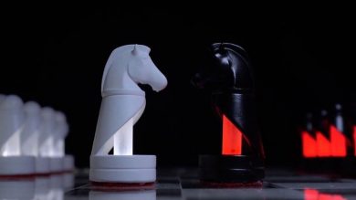 Revolutionary Light-Up Chess Set with Wirelessly Illuminated Pieces