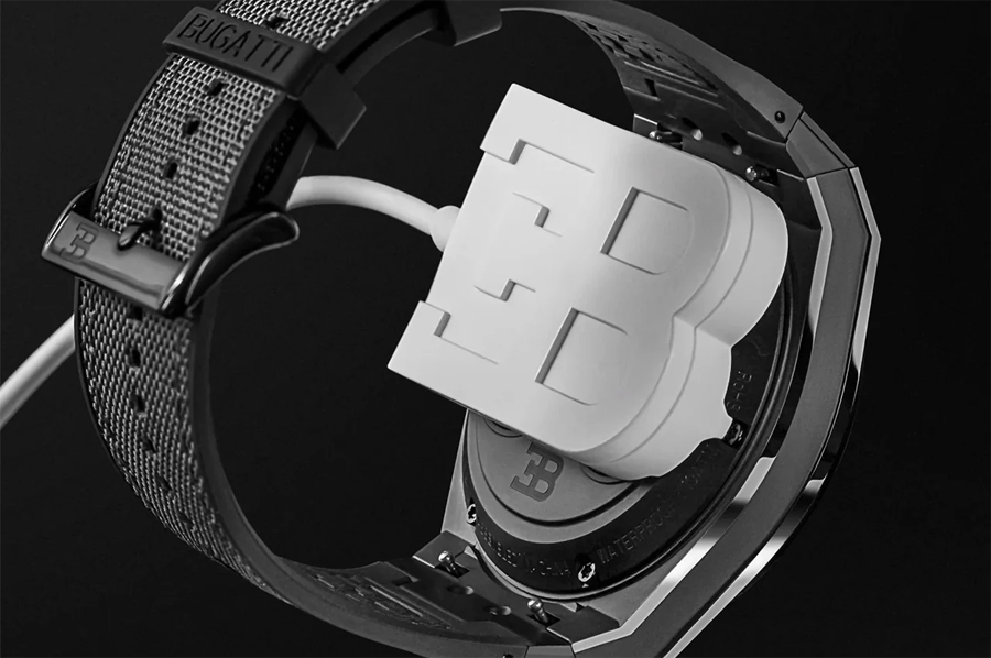 Jam tangan pintar Bugatti Ceramic Titanium Edition