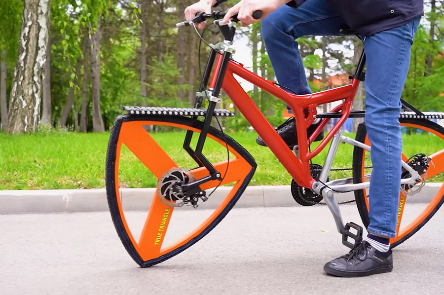 Sergii Gordieiev's Innovative and Crazy Reuleaux Triangle Bike