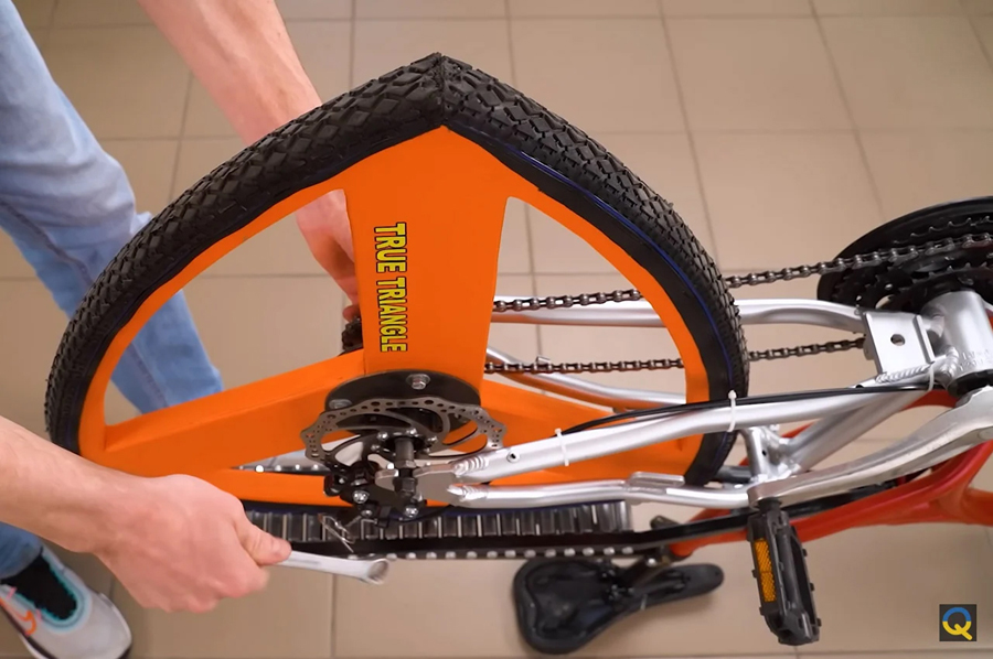 Sergii Gordieiev's Innovative and Crazy Reuleaux Triangle Bike