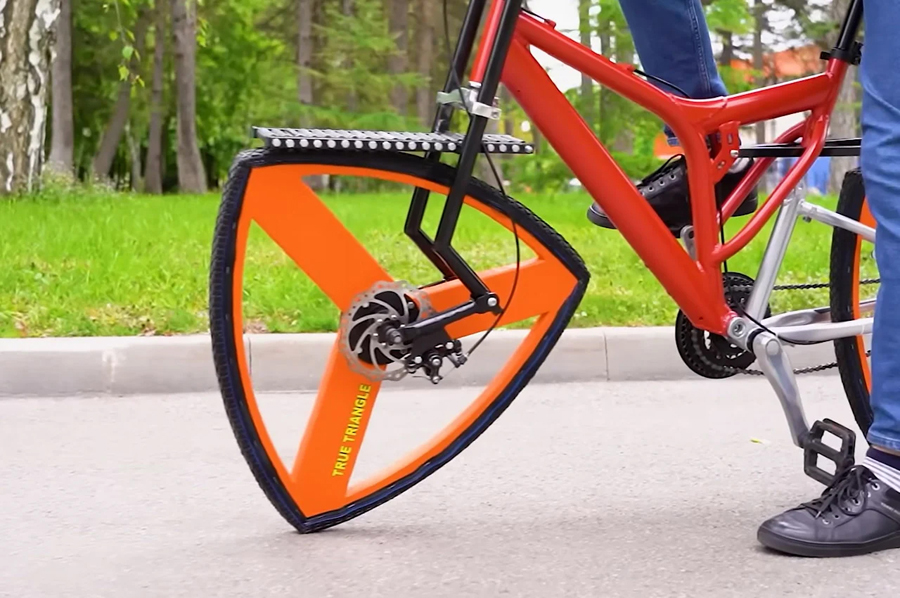 Sergii Gordieiev's Innovative and Crazy Reuleaux Triangle Bike