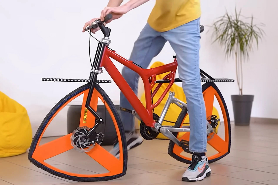 Sergii Gordieiev's Innovative and Crazy Reuleaux Triangle Bike