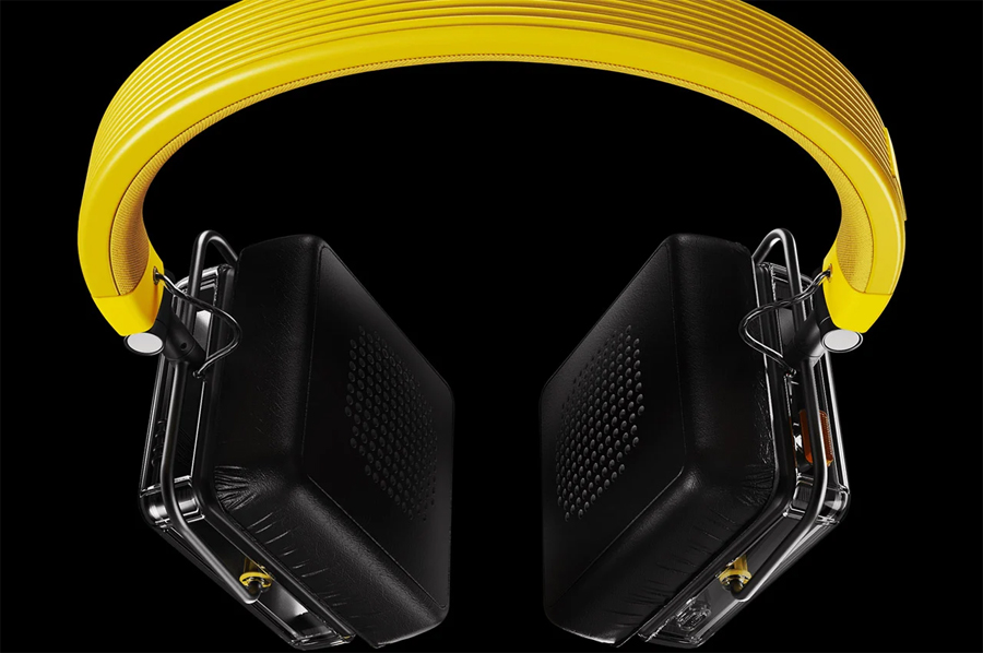 FUTUREAHEAD Headset: Symphony of Retro Design and Modern Technology