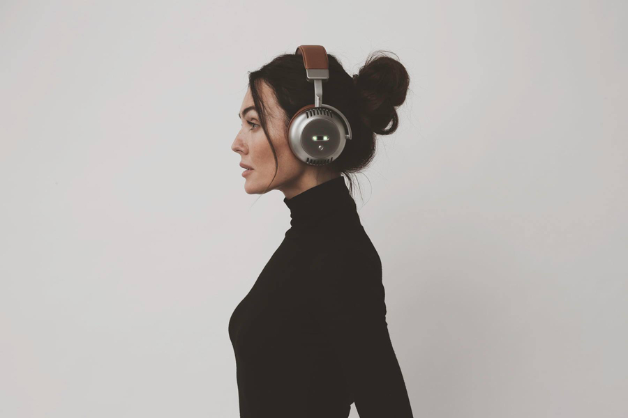 The World's First and Only Vacuum Tube-Amplified Headphones
