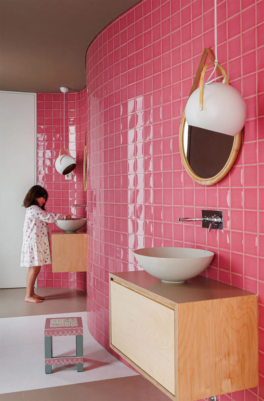 Flower-Inspired Minimalist Casa Pátios de Pétalas