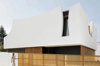 Flower-Inspired Minimalist Casa Pátios de Pétalas
