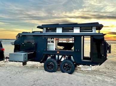 Ultimate Battery-Equipped Off-Road Trailer Bruder EXP 8