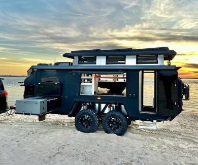 Ultimate Battery-Equipped Off-Road Trailer Bruder EXP 8