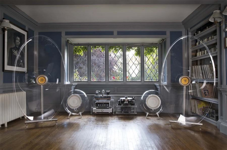 Jetstream’s Masterpiece Huge Transparent Horn Speakers for Superior Audio