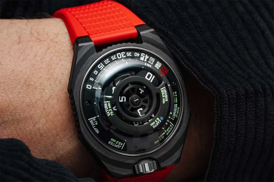Cosmic Timekeeper UR-100V LightSpeed by Urwerk