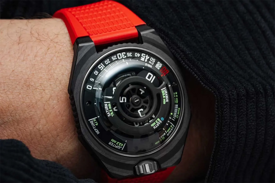 Cosmic Timekeeper UR-100V LightSpeed by Urwerk