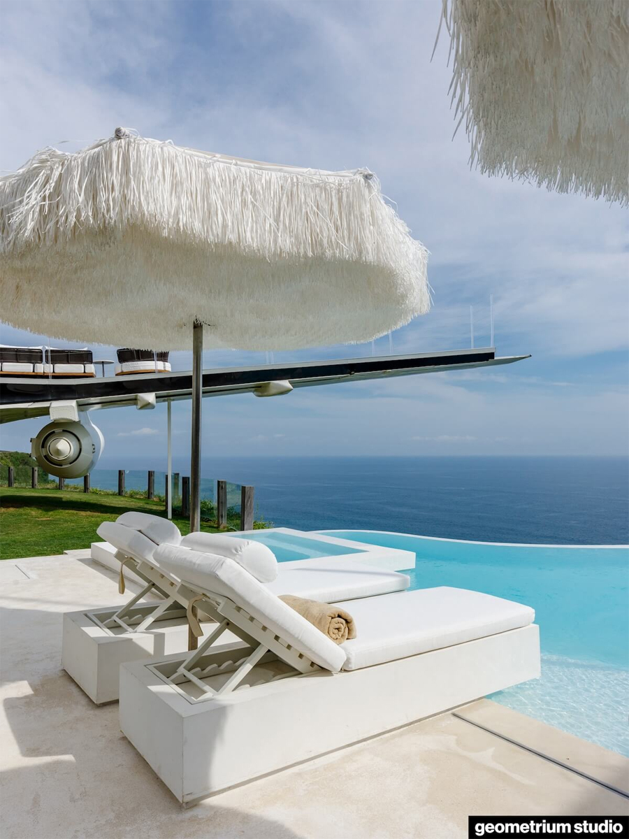 Luxurious Private Jet Villa from a Boeing 737 in Bali