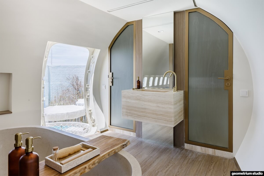 Luxurious Private Jet Villa from a Boeing 737 in Bali