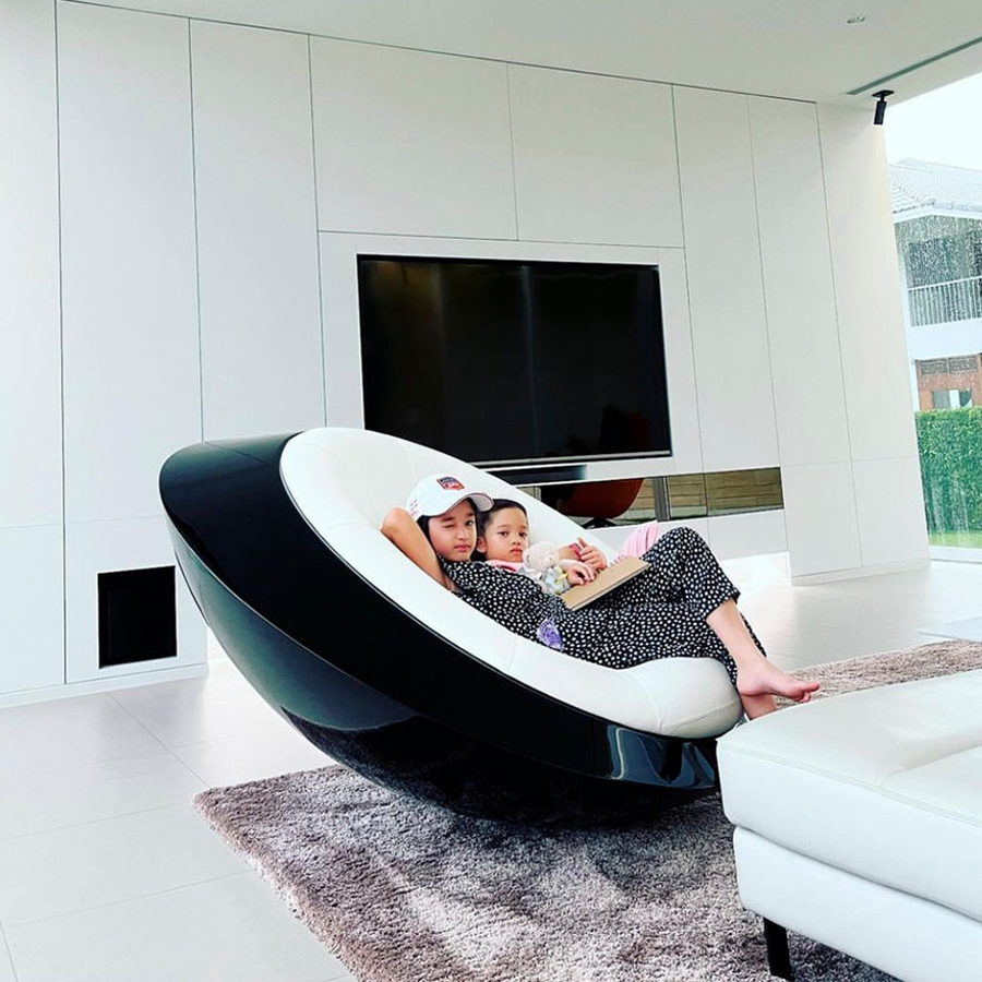 Futuristic UFO Rocking Chair by Mavimatt