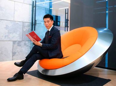 Futuristic UFO Rocking Chair by Mavimatt
